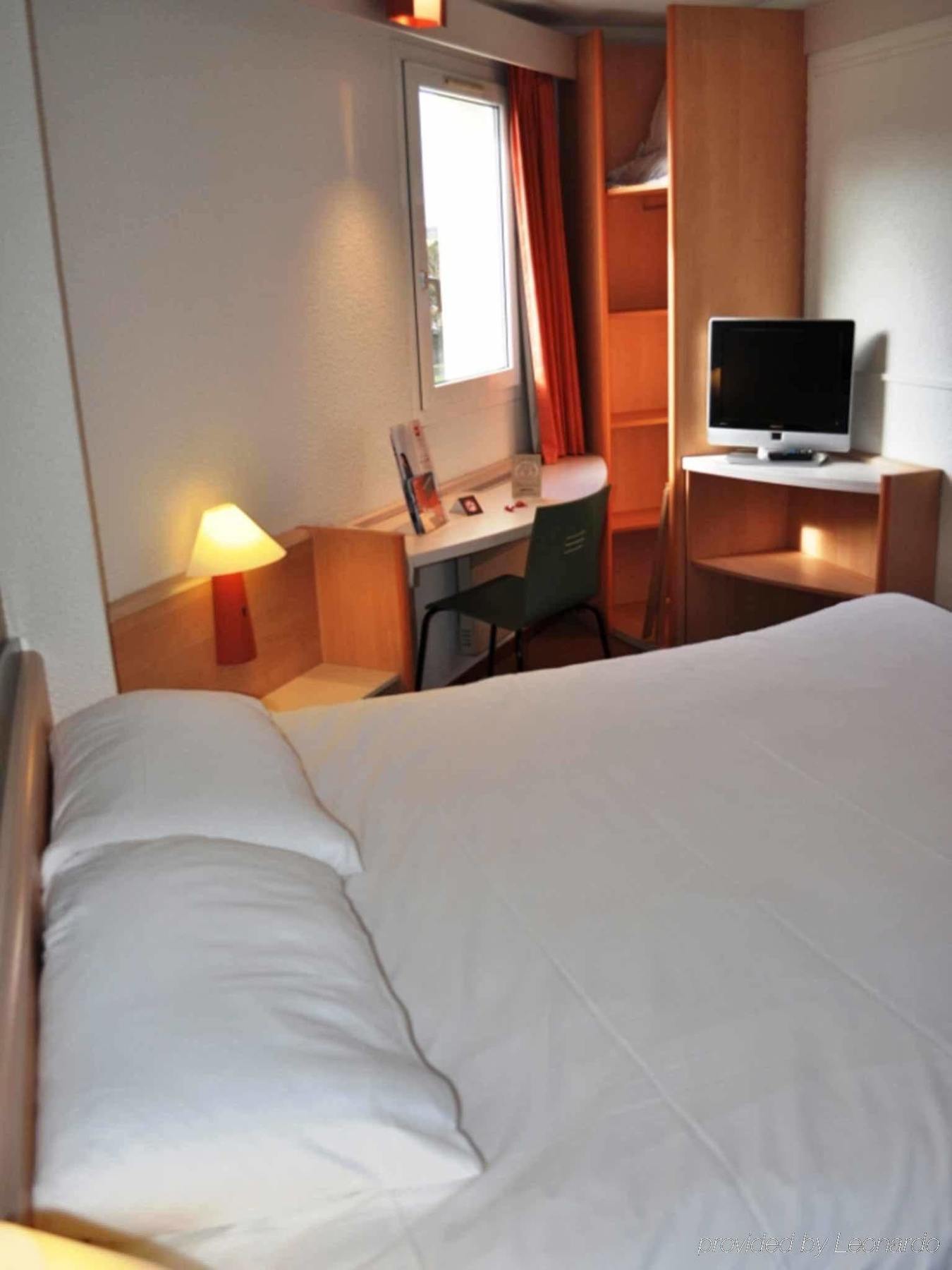 Hotel Ibis Autun Ngoại thất bức ảnh